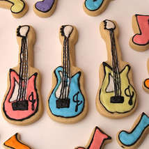 Guitar cookies nikkicookie baker