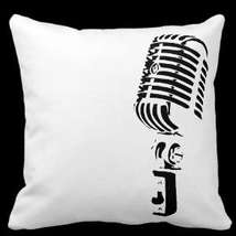 Microphone pillow five wun o