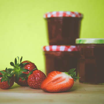 Strawberry jam by markus spiske