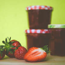 Strawberry jam by markus spiske