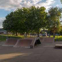 Freshwater skate park