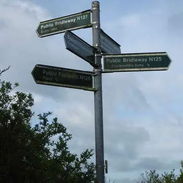 Bowcombe signpost