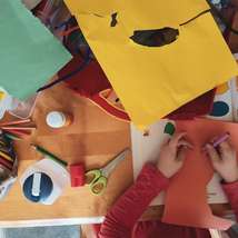 Messy craft activities with children by sigmund