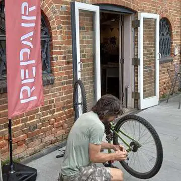Repair cafe bike repair